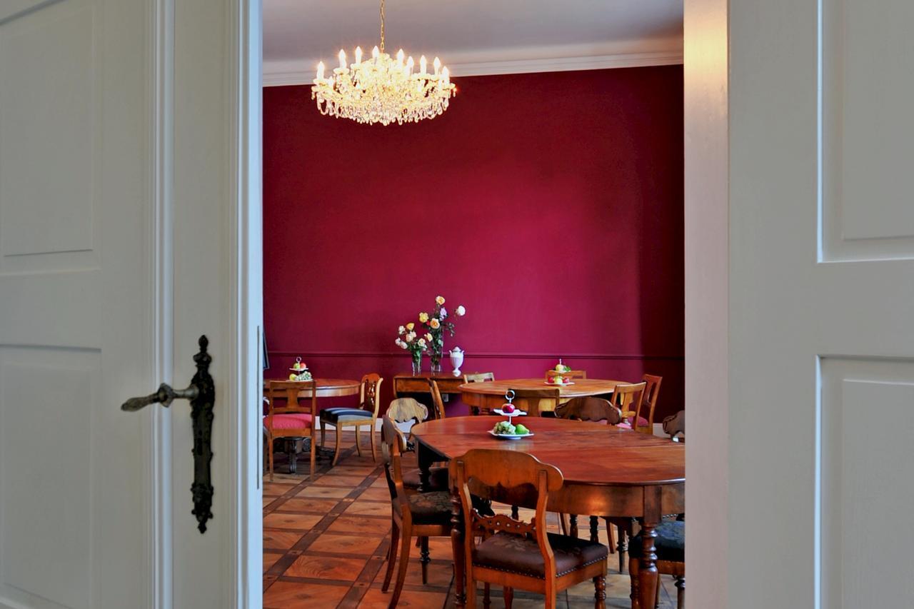 Schlosshotel Marihn エクステリア 写真