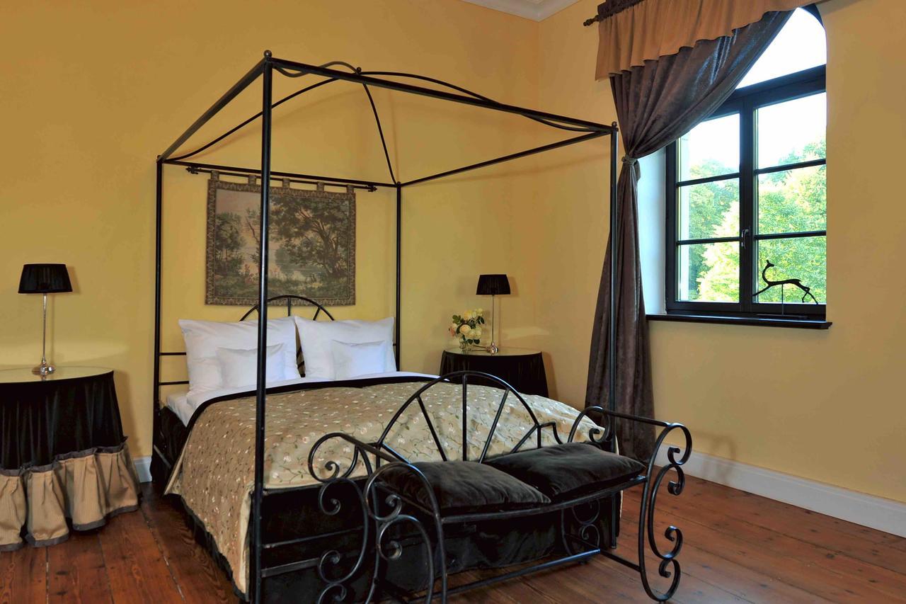Schlosshotel Marihn エクステリア 写真