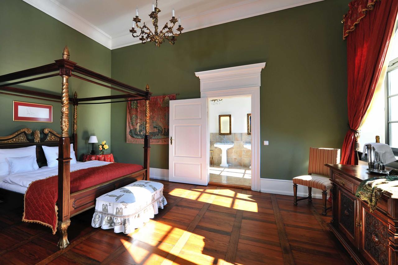 Schlosshotel Marihn エクステリア 写真
