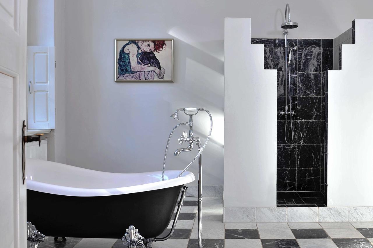 Schlosshotel Marihn エクステリア 写真
